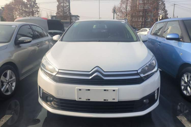 Used Citroen C4 Sega 2018 1.6L Manual Luxury Model
