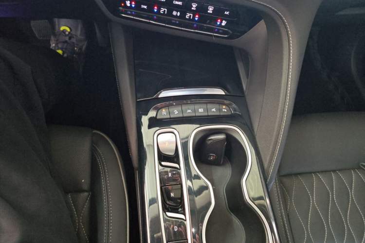 Used Buick Envision 2020 Encore S 652T All-Wheel-Drive Avenir
