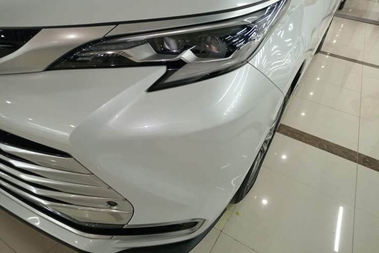 Used Toyota Sienna 2021 2.5L Hybrid Platinum Edition

