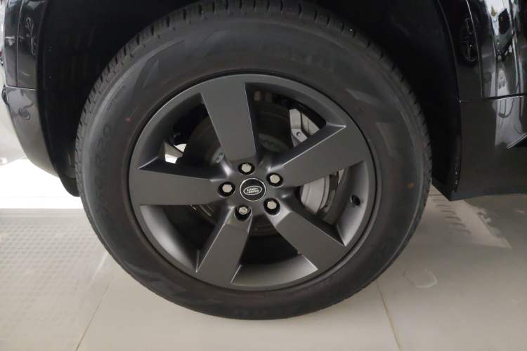 Used Land Rover Defender 2025 110 3.0T P400 – Dynamic HSE