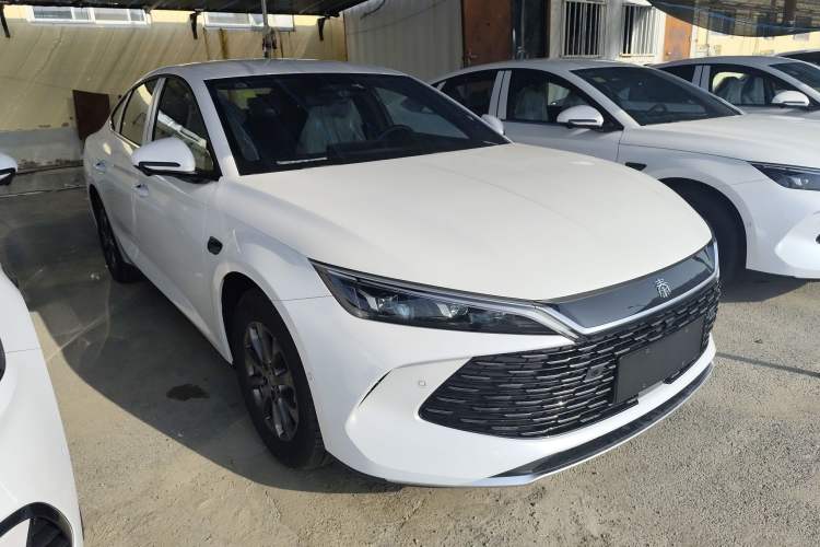 Used BYD Qin L 2025 DM-i Smart Drive 80KM Leading Model
