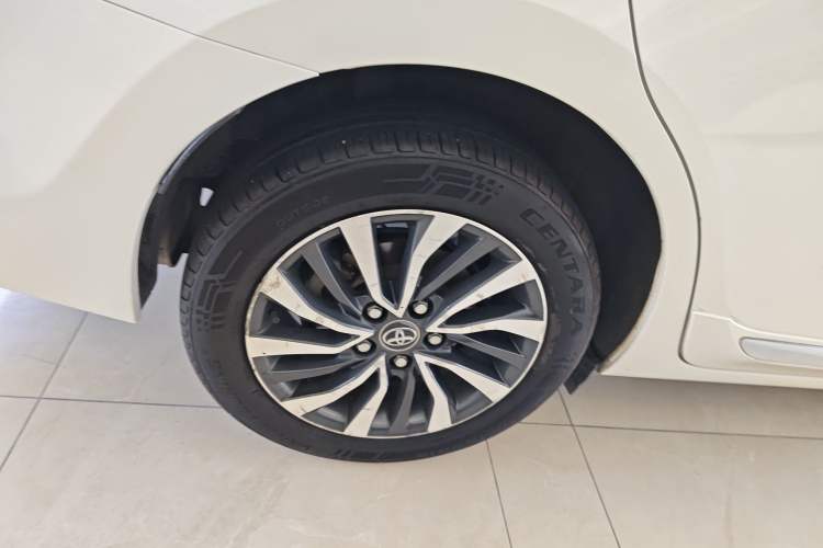 Used Toyota Corolla 2016 Dual-Engine 1.8L E-CVT Elite Edition
