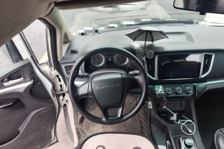 Used FORTHING Lingzhi M5 2022 Standard Version Base Model 7 Seats
