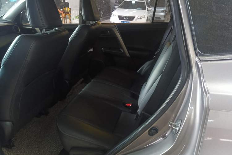 Used Toyota RAV4 2015 2.5L Automatic 4x4 Elite Edition
