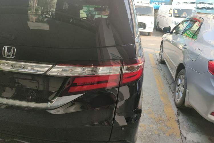 Used Honda Odyssey 2015 Updated Version 2.4L Smart Edition