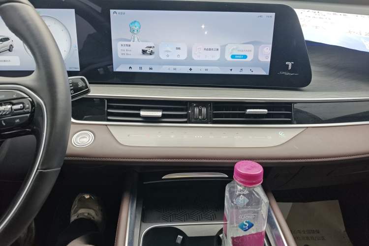 Used Chery Tiggo 8 PRO 2024 Champion Edition 290T Two-Wheel Drive Peak Version 7 Seats
