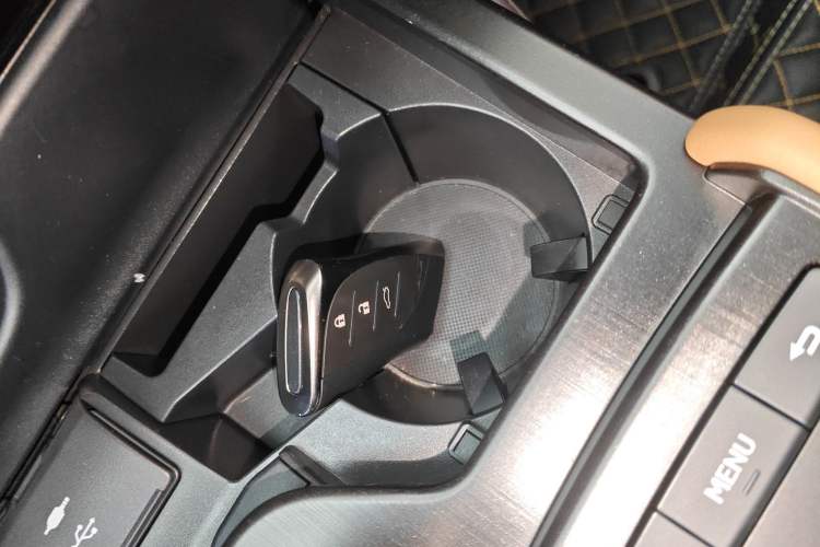 Used Lexus ES 2020 300h Deluxe Edition
