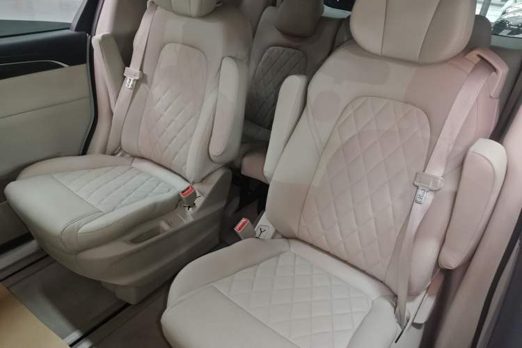 Used Buick GL8 2021 ES Landtrek 653T Comfort Edition