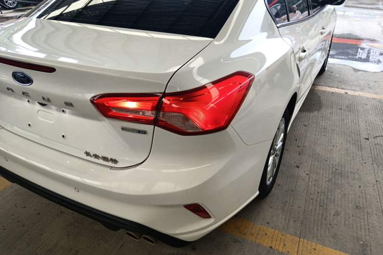 Used Ford Focus 2020 Sedan EcoBoost 180 Automatic Trend Edition
