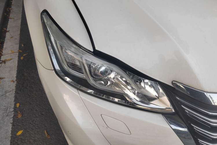 Used Toyota Crown 2015 2.0T Fashion Edition
