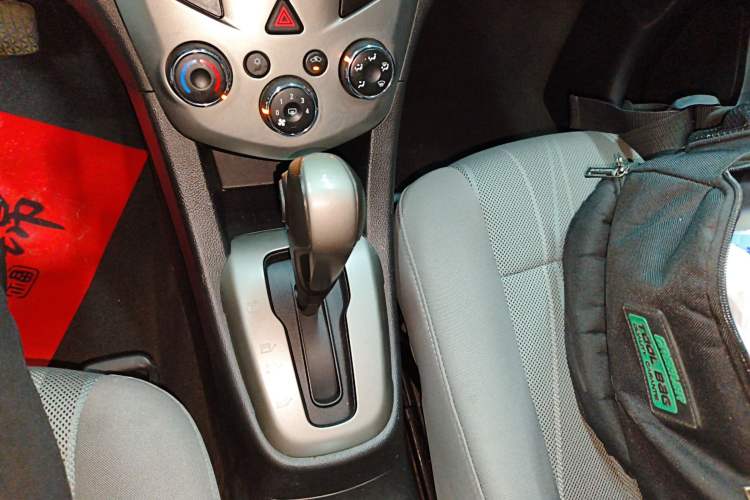 Used Chevrolet Aveo Sonic 2014 Hatchback 1.4SE AT Comfort Edition