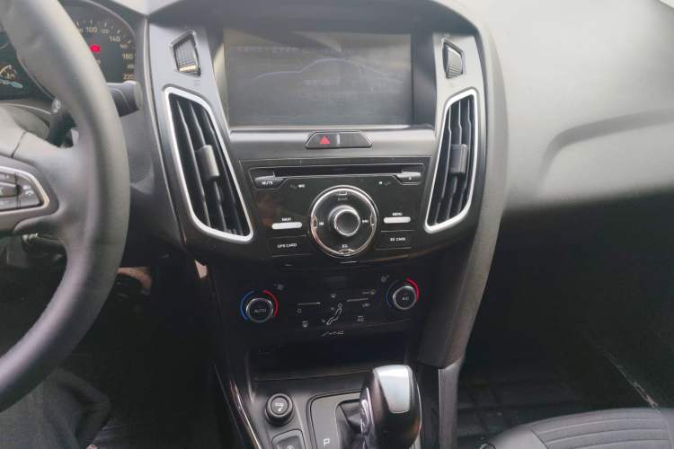 Used Ford Focus 2015 Sedan EcoBoost 125 Automatic Supreme Style Edition
