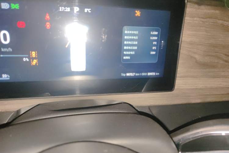 Used Ruichi EC75 2025 Model Passenger Vehicle Smart Driving Ultra-Charging Edition, Pioneer Type I, 52.16 kWh