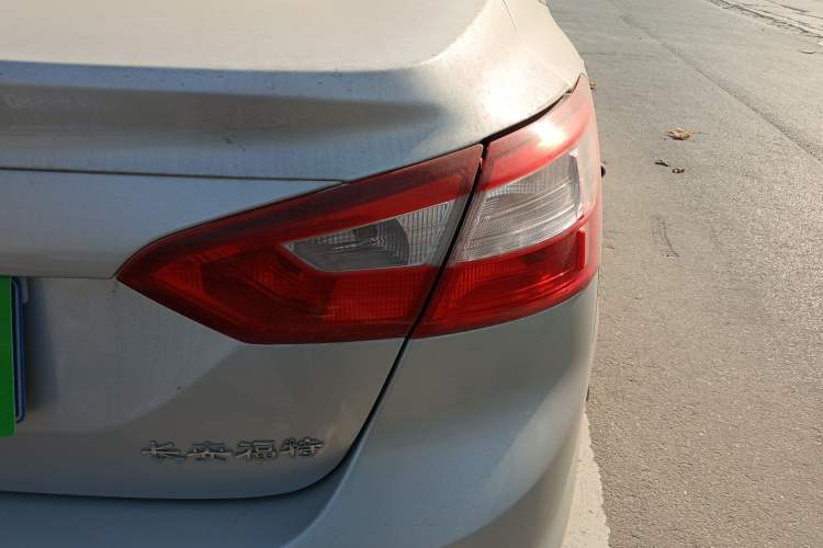 Used Ford Focus 2012 Sedan 1.6L Automatic Comfort Model
