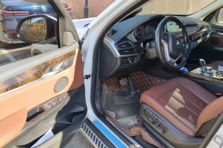 Used BMW X5 2015 xDrive28i
