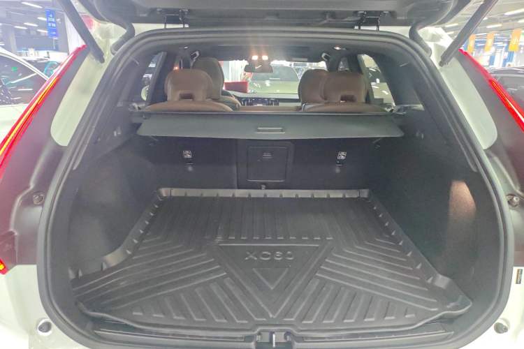 Used Volvo XC60 2025 B5 4x4 Smart Luxury Edition
