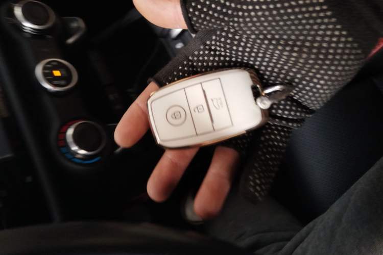 Used Kia KX Cross 2018 1.6L Automatic Dynamic Sunroof Version
