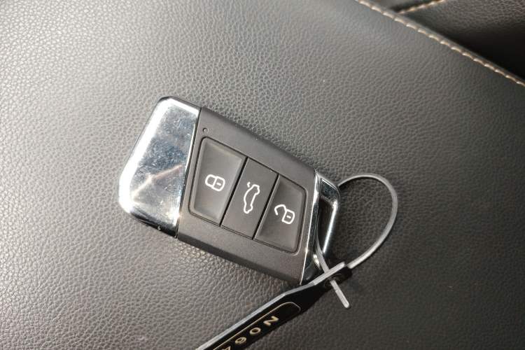 Used Volkswagen Passat 2020 330TSI Luxury Edition China VI