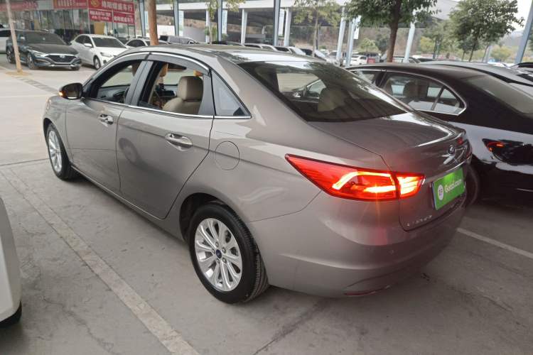 Used Ford Escort 2015 1.5L Automatic Fashion Model