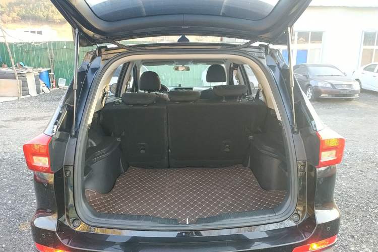 Used Haval M6 2019 1.5T DCT Two-Wheel Drive Urban Version China VI Standard
