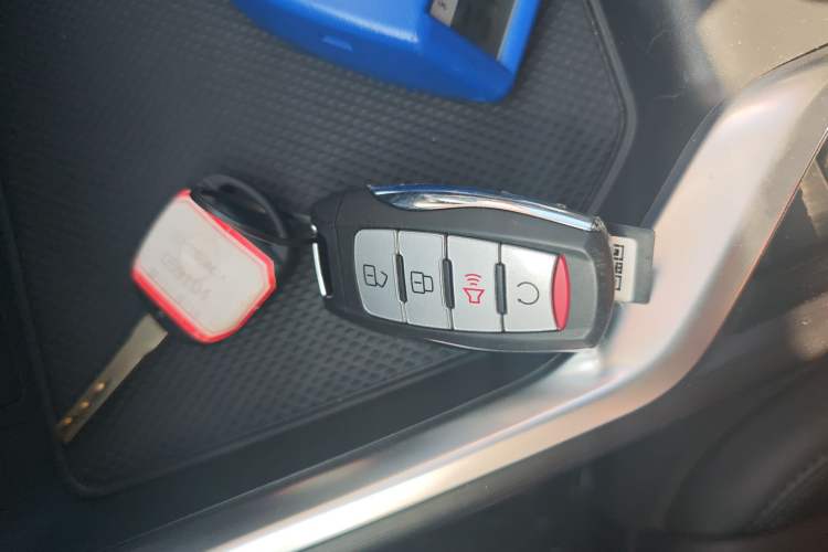 Used Great Wall King Kong Poer 2024 2.0T Automatic 8AT Diesel Two-Wheel-Drive Navigation Edition Flatbed
