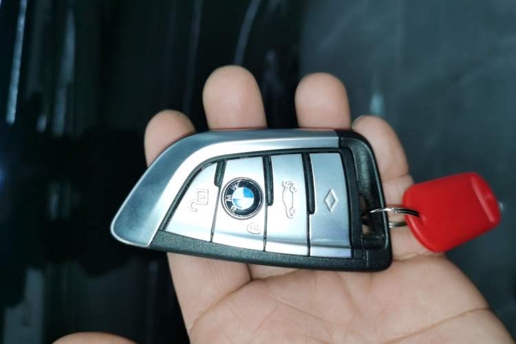 Used BMW 5 Series 2021 Facelifted 530Li Leading Edition M Sport Package
