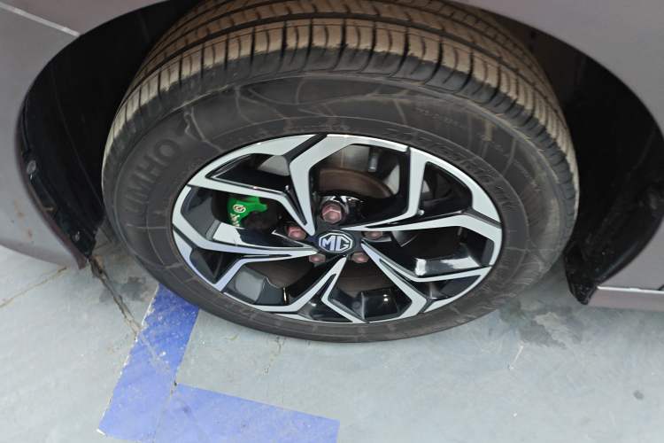 Used MG 5 2023 180 DVVT Manual Fashion Edition
