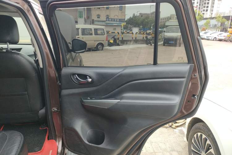 Used Nissan Terra 2018 2.5L Automatic 2WD Luxury Edition
