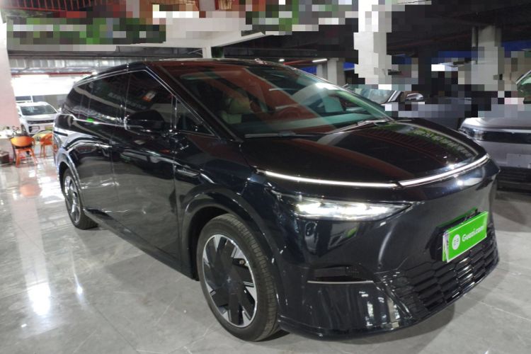 Used XPeng X9 2024 702 Ultra-Long Range Max
