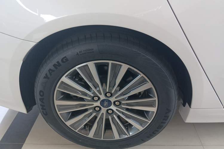 Used Ford Mondeo New Energy 2018 2.0 PHEV Smart-Controlled Fashion Edition China VI Standard