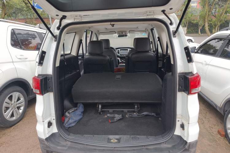 Used HYOSOW H3 2015 1.5L Manual Luxury Model
