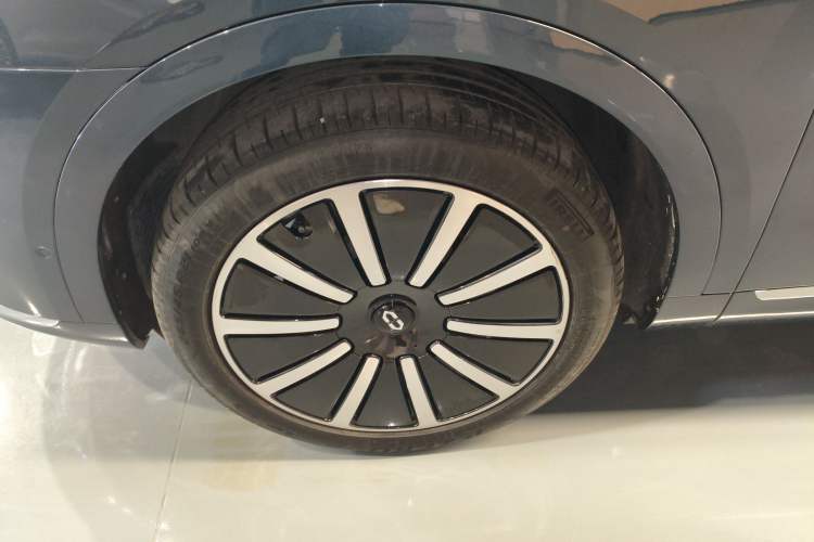 Used Hima AITO M9 2024 Range-Extended Ultra Version 42 kWh 6-Seater Model