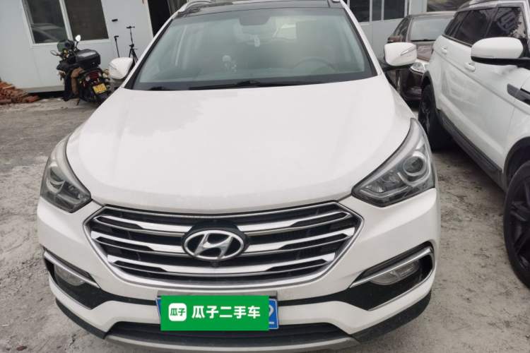 Used Hyundai Santa Fe 2017 2.0T Automatic All-Wheel Drive Smart 7-Seater