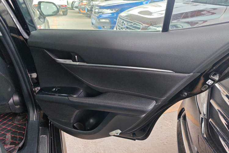 Used Toyota Camry 2019 2.5S FENGSHANG Version China VI Standard
