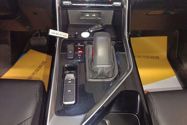 Used Wuling Asta 2022 2.0L DHT Electric-Speed Version