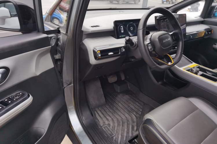 Used AION Y 2022 70 Tech Edition Lithium Iron Phosphate
