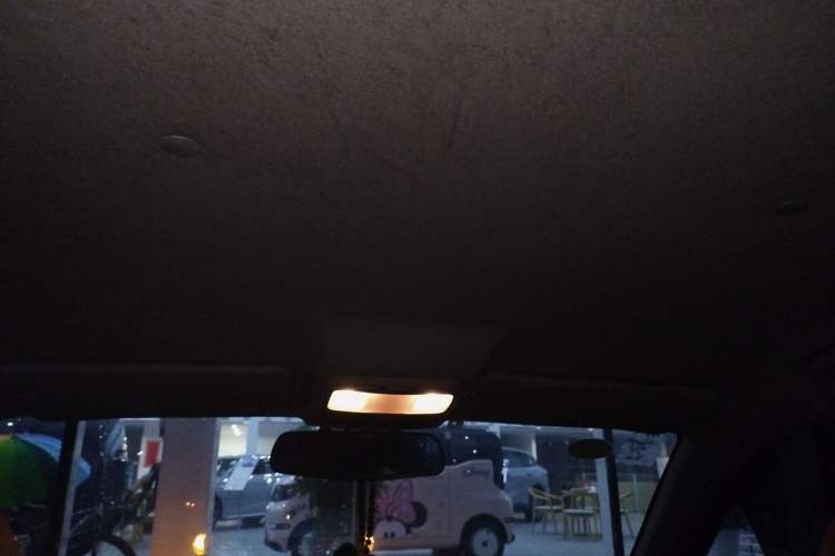 Used Land X8 2015 Explorer Edition 2.0T Diesel 4x2 Luxury Model
