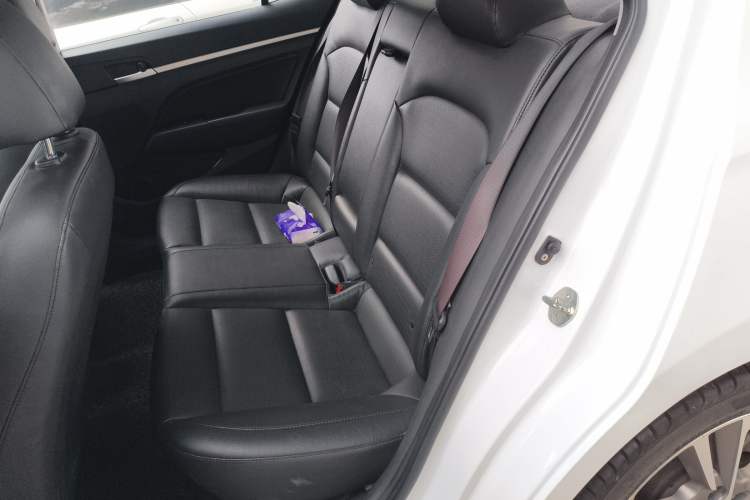 Used Hyundai Elantra 2016 1.6L Automatic ZhiXuan · Luxury Version