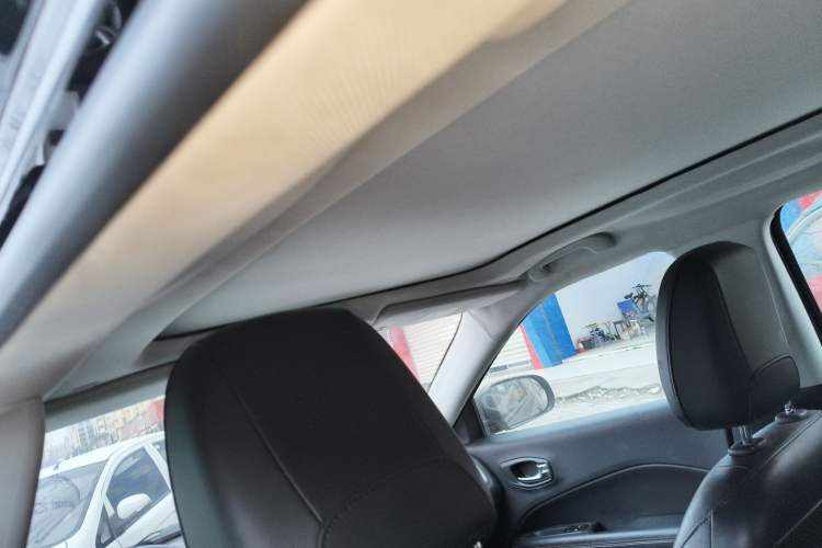 Used  Compass 2017 200T Automatic Family Edition
