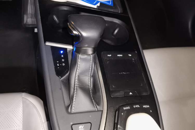 Used Lexus UX 2020 260h Explore & Enjoy Edition
