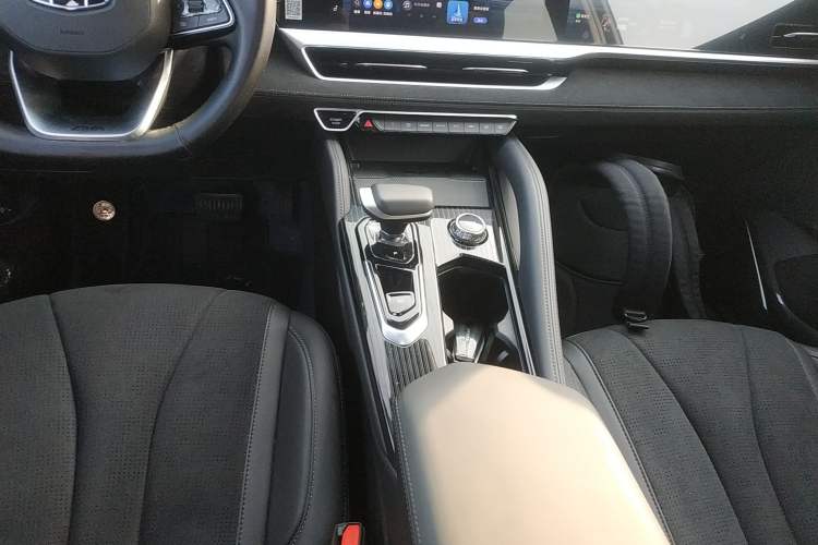 Used Geely Auto Monjaro L 2024 2.0TD High-Power Automatic Two-Wheel Drive Skyline Edition
