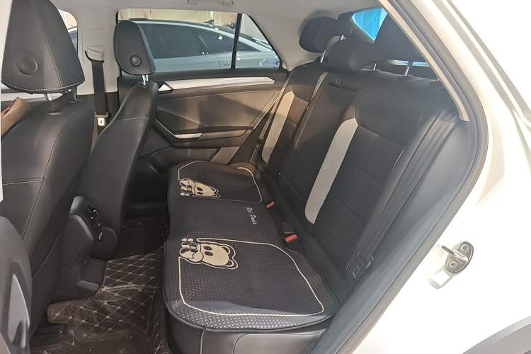 Used Volkswagen T-ROC 2019 230TSI DSG Two-Wheel-Drive Advanced Version China VI Standard
