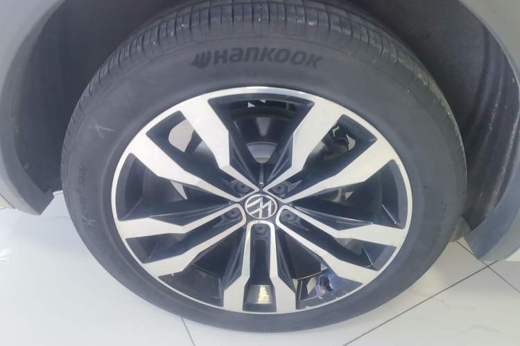 Used Volkswagen Tiguan L 2021 330TSI Automatic Two-Wheel Drive R-Line Enhanced Edition
