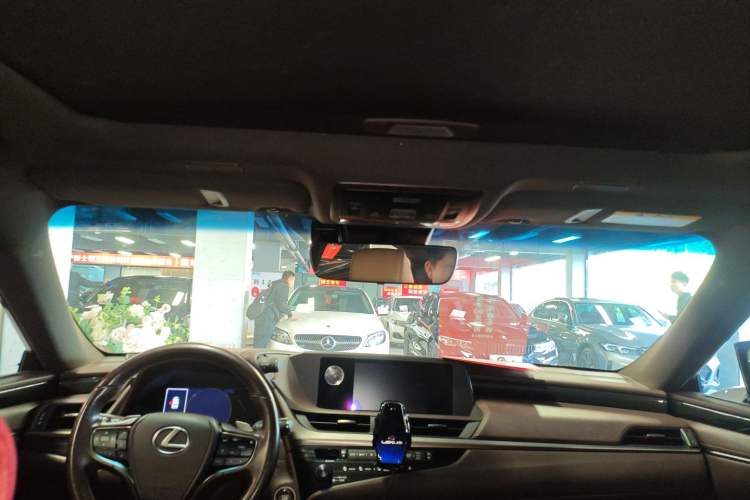 Used Lexus ES 2020 200 Excellence Edition
