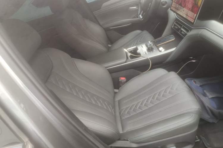 Used BYD Song L DM-i 2025 Intelligent Driving Version 160 km Beyond-Range Type
