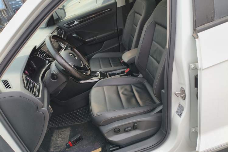 Used Volkswagen T-ROC 2022 280TSI DSG Two-Wheel Drive Comfort PLUS