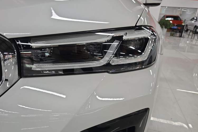 Used BMW 5 Series 2023 Restyled 530Li Leading Edition M Sport Package
