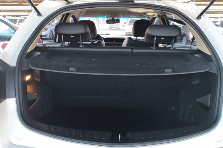 Used Geely Auto Vision X3 2019 Upgraded Model 1.5L Manual Elite Version
