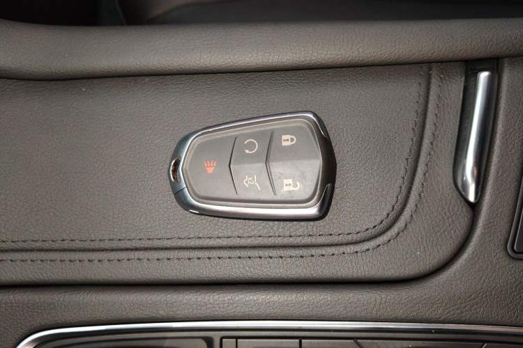 Used Cadillac XT5 2022 2.0T Two-Wheel Drive Luxury Version