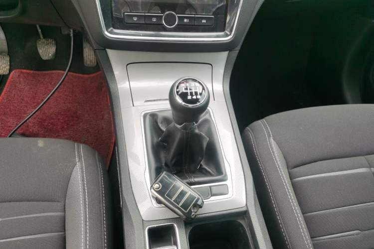 Used Roewe RX5 2020 20T Manual 4G Connect Million Edition